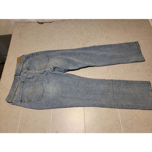 Levi Strauss Signature Women's Blue High-rise Curvy Straight Zip-fly Denim Jeans - Picture 7 of 9